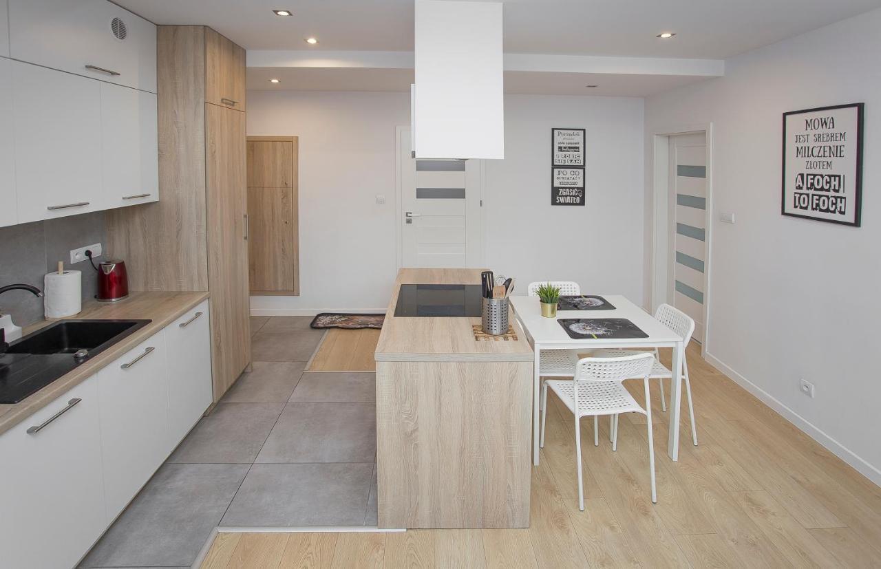Urban Jungle Apartment In The City Center Білосток Екстер'єр фото