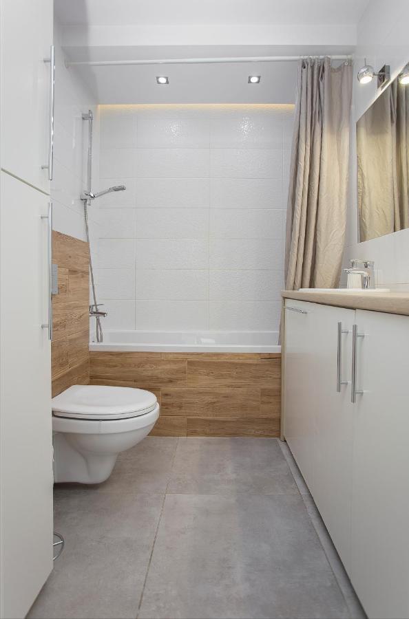 Urban Jungle Apartment In The City Center Білосток Екстер'єр фото